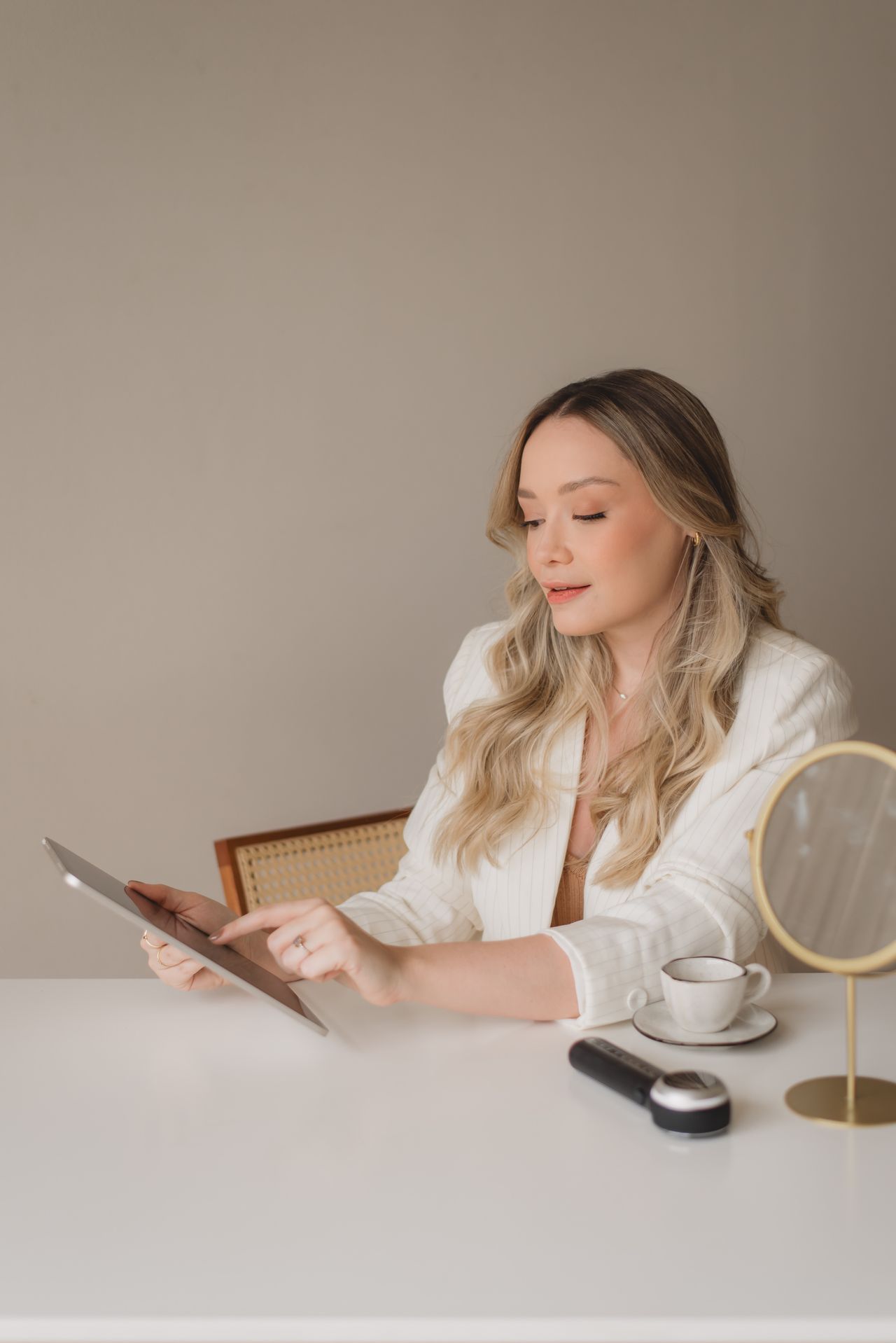 Dra. Ana Lívia de Castro em seu consultório